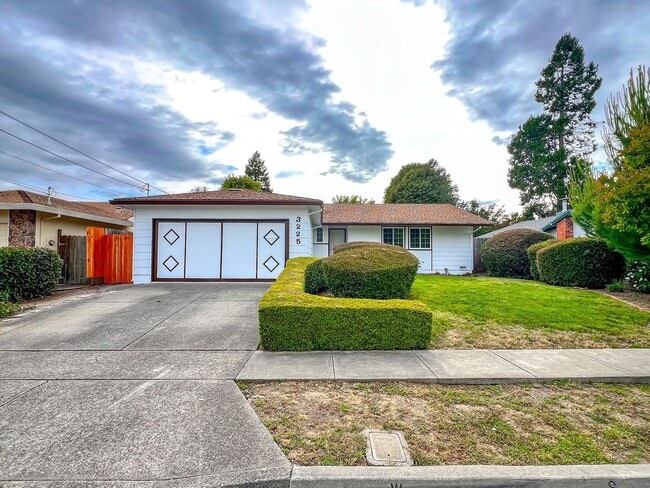 Building Photo - Charming Three Bedroom North Napa Home