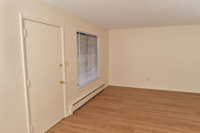 Meadowbrook Lake Apartments