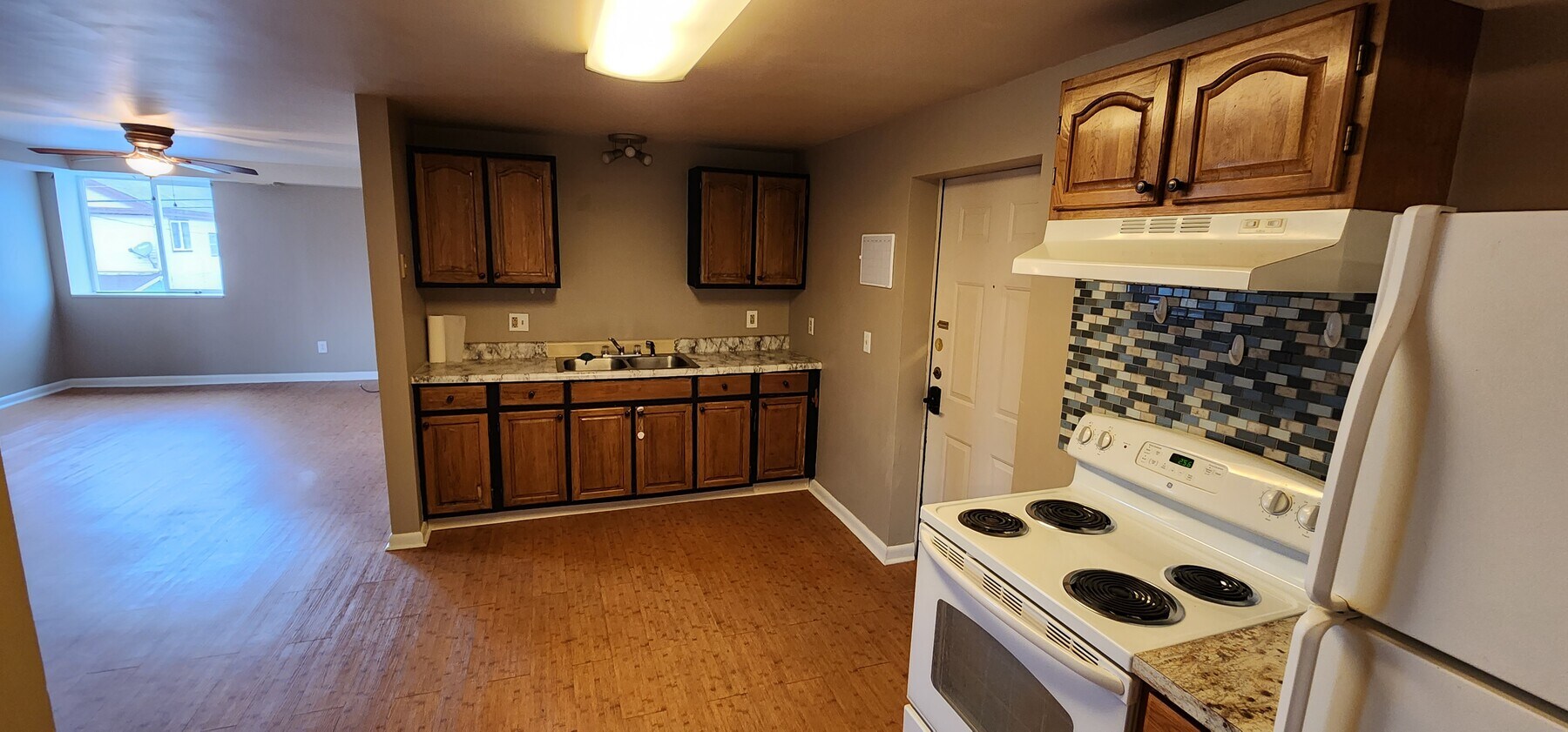 11345 Main St. Medina. Huge 2 bedroom! Washer and dryer included! - 11345 Main St Apartment Unit D