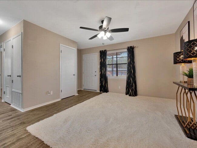 Photo - Redland Ridge Apartments
