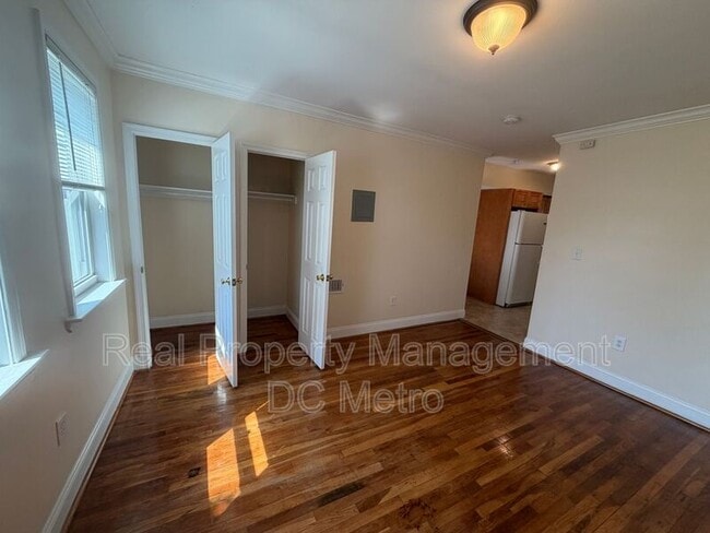 Photo - 1924 E St NE
