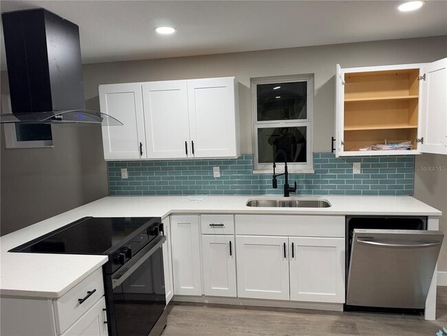 Photo - 4110 32nd St N
