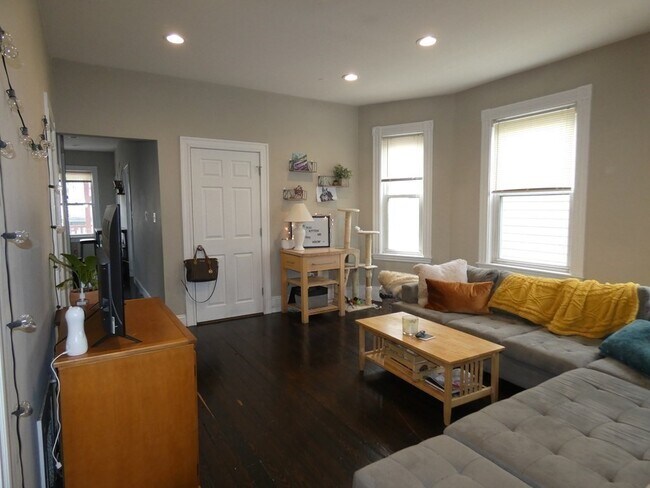 Photo - 37 Condor St