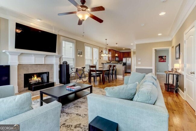 Photo - 345 Chastain St SE