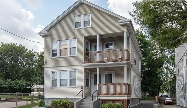 Building Photo - 130 Chad Brown St Unit 2 Rental