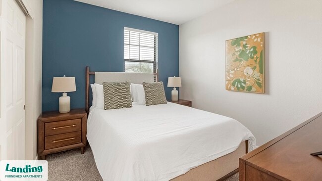 Photo - 9242 W Russell Rd Unidad 14-306