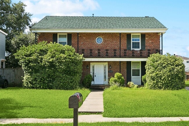 Charming Southern Oasis in the Heart of Ne... - Charming Southern Oasis in the Heart of Ne... House
