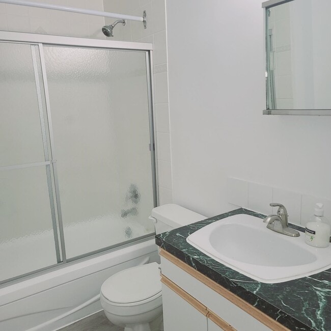 Photo - Townhouse in Dickensfield - 3 Bed 1.5 Bath Unit 161