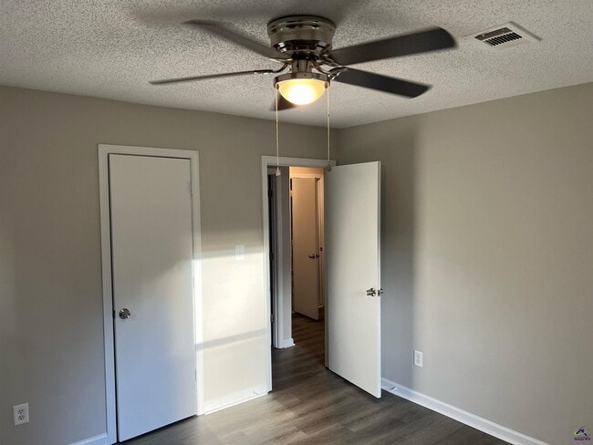 Photo - 115 Arnold Blvd