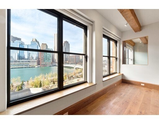 Photo - 33 Sleeper St Unidad #504