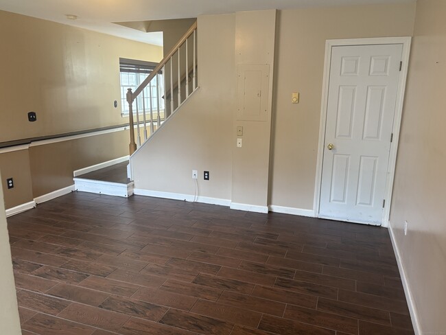 Photo - 92 Hamden Ave Unidad APT 2