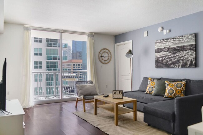 Photo - 1 SE 12th St Unit FL17-ID1022180P