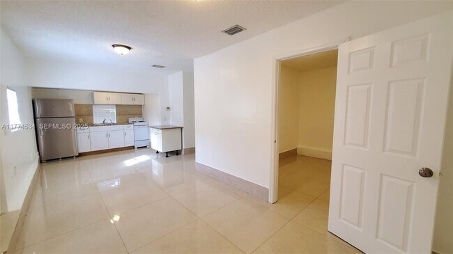 Photo - 2124 Scott St Unidad EFFICIENCY