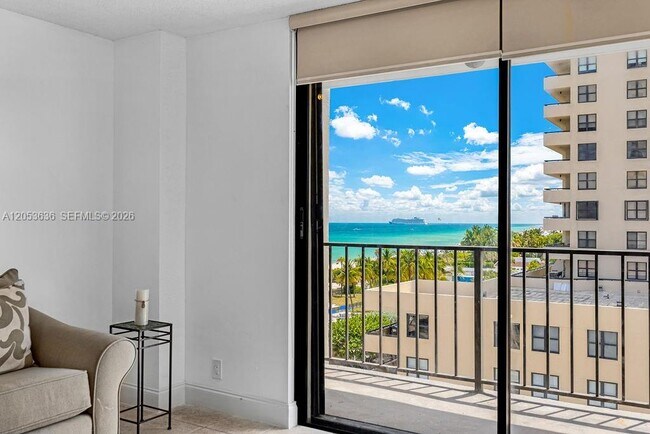 2625 Collins Ave Unit 702