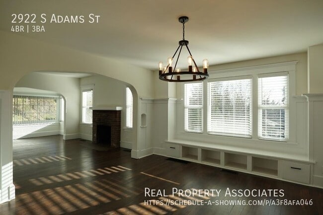Photo - 2922 S Adams St