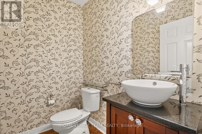 Photo - 105 Crichton St