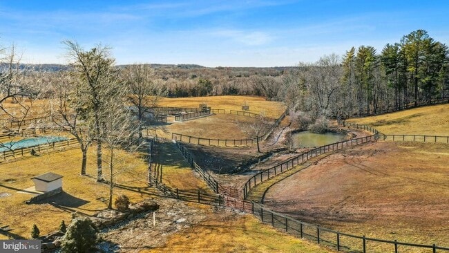 Photo - 3220 Windy Bush Rd