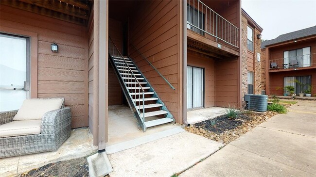 Photo - 904 University Oaks Blvd Condo Unit 32