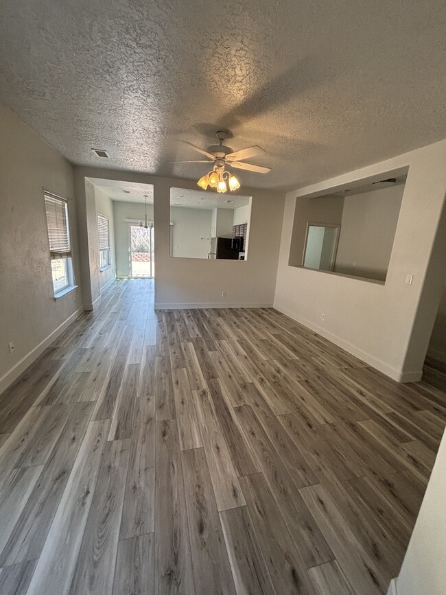 Photo - 6601 Shiprock Dr NE