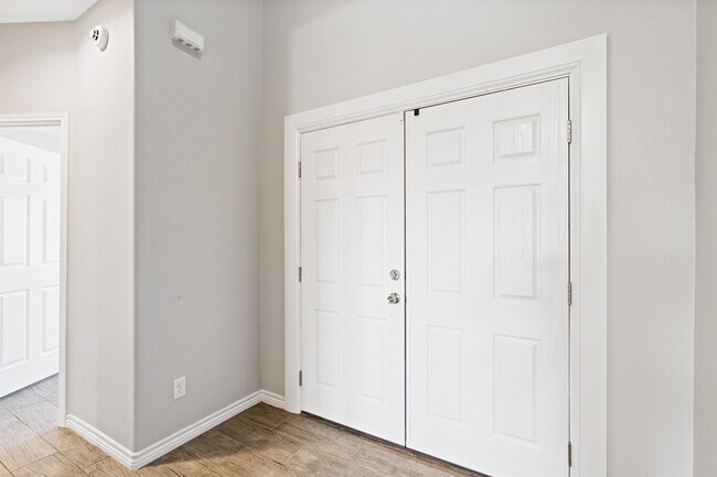 Photo - 306 Javier Dr