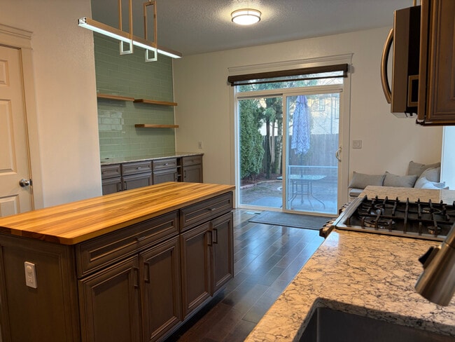 Photo - 1940 NE 72nd Ave.