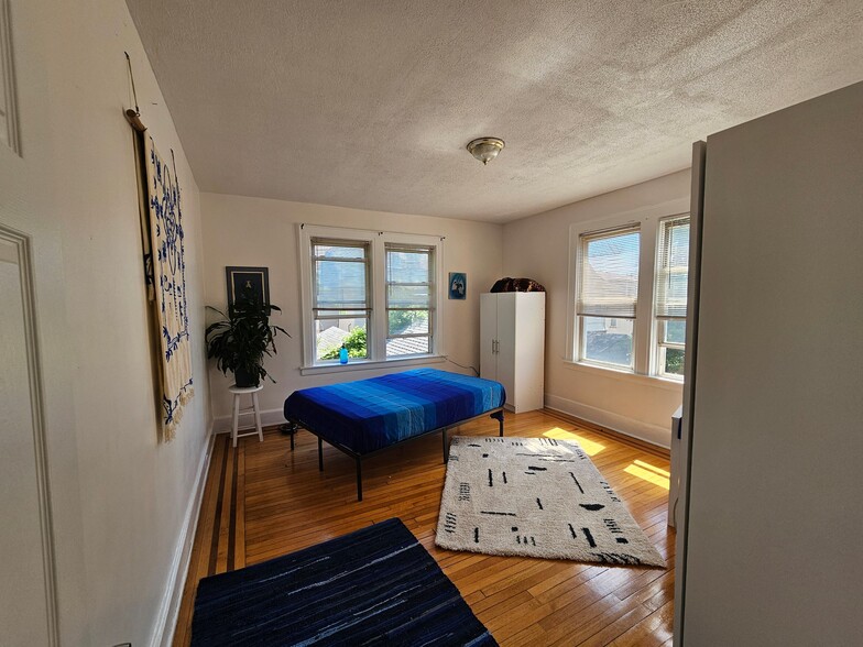 1 Vassar Ave