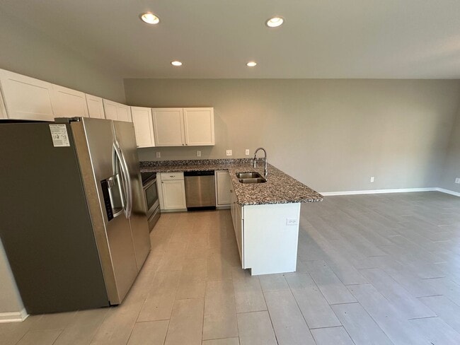 Photo - Modern 3 Bedroom, 2.5 Bath Townhouse in Columbia!
