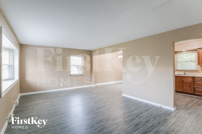 Photo - 1015 Thunderbird Dr
