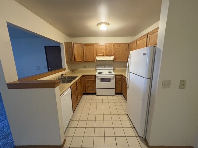 Photo - Maple Leaf Apartments