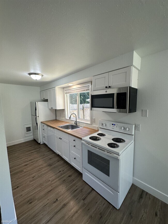 Photo - 2 br, 1.5 bath Duplex - 605 Andrew Street A