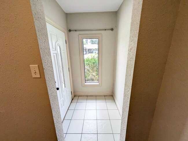 Photo - 5031 Simpson Ave