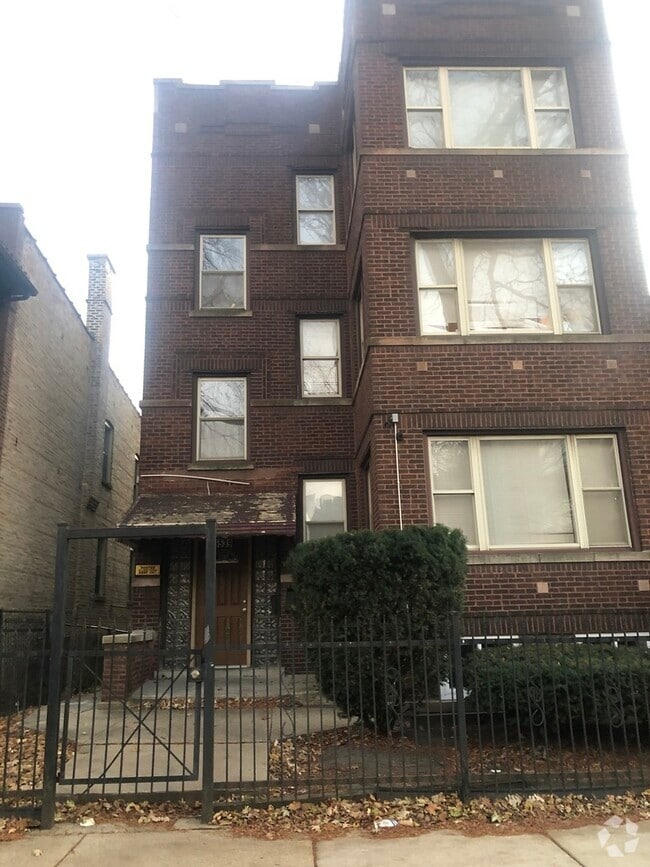 Building Photo - 5539 W Jackson Blvd Rental