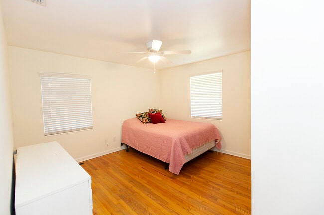 Photo - 210 NW 29th St