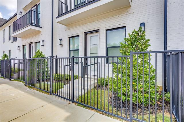 Photo - 123 Thornton St