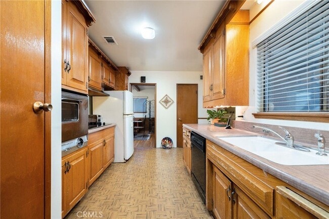 Photo - 549 California Dr