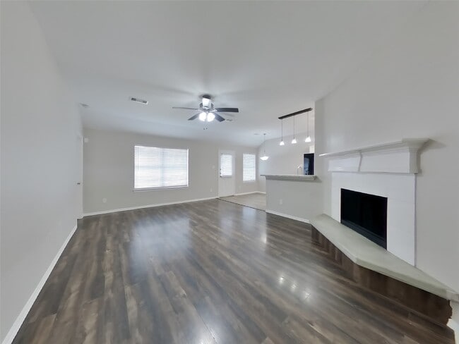 Photo - 2002 Briar Grove Dr