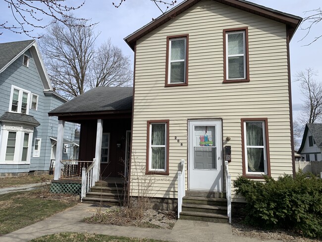 Photo - 206 S 7th St Unit B