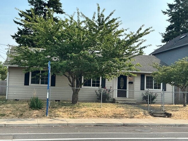 Building Photo - Wonderful Woodstock Rental