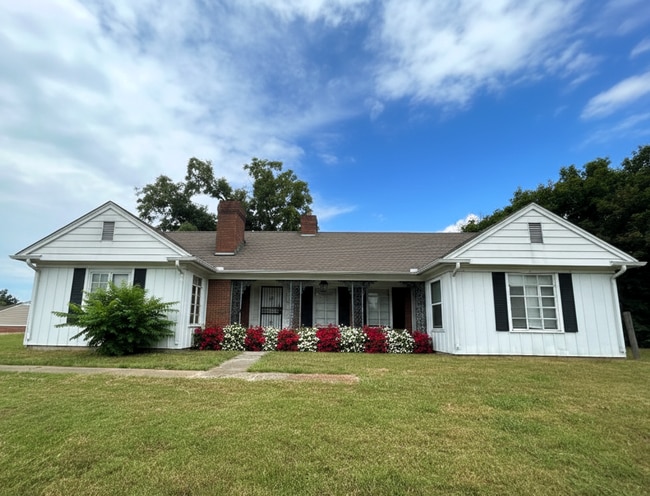 Photo - 4320 Bishop Hills Dr House
