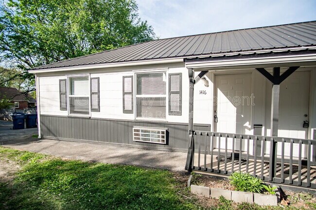 Building Photo - 1416 Chicago Ave