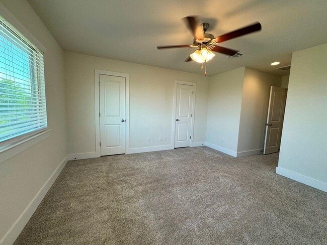 Photo - 549 White Steppe Way