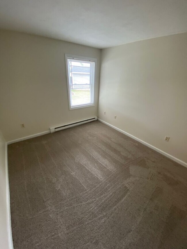 Photo - 2 Bedroom Apartment for Rent in Rochester, NH!