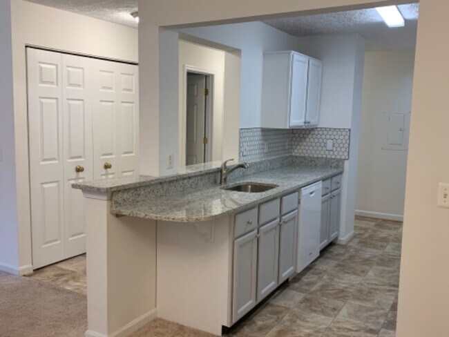 Photo - 2050 Quaker Way