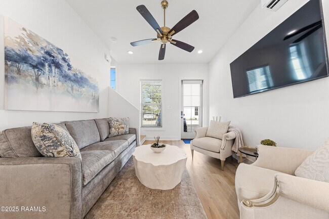 Photo - 206 Steiner Oaks