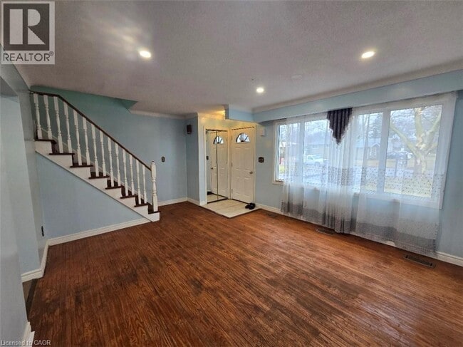 Photo - 4433 Meadowvale Dr