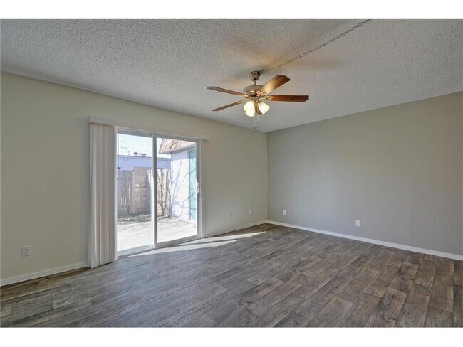 Photo - 1825 Wooten Park Dr