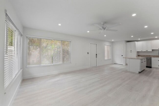 Photo - 1279 Beach Rd
