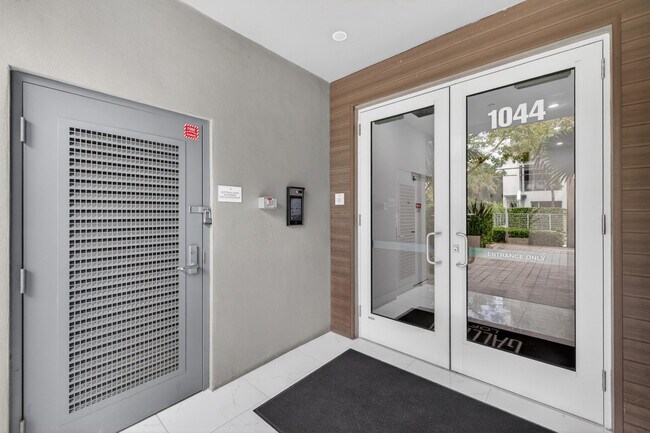 Photo - 1044 NE 18th Ave Unit 203