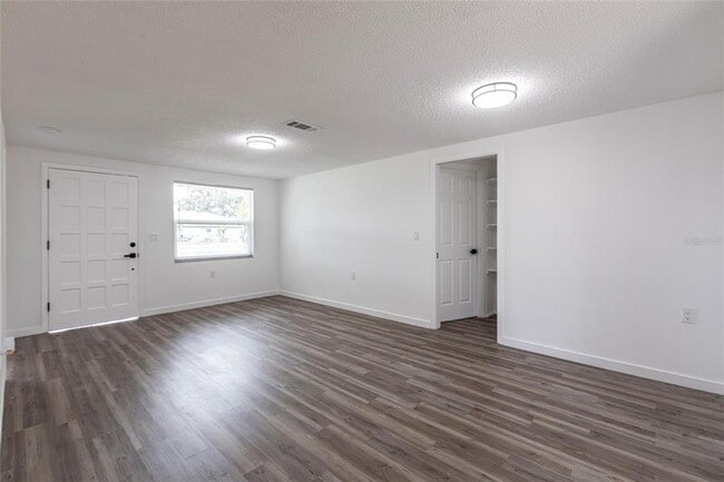 Photo - 3081 Englewood Rd