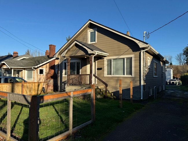 Photo - Charming House in Bellingham - 4 Bedroom 1.5 Bathroom
